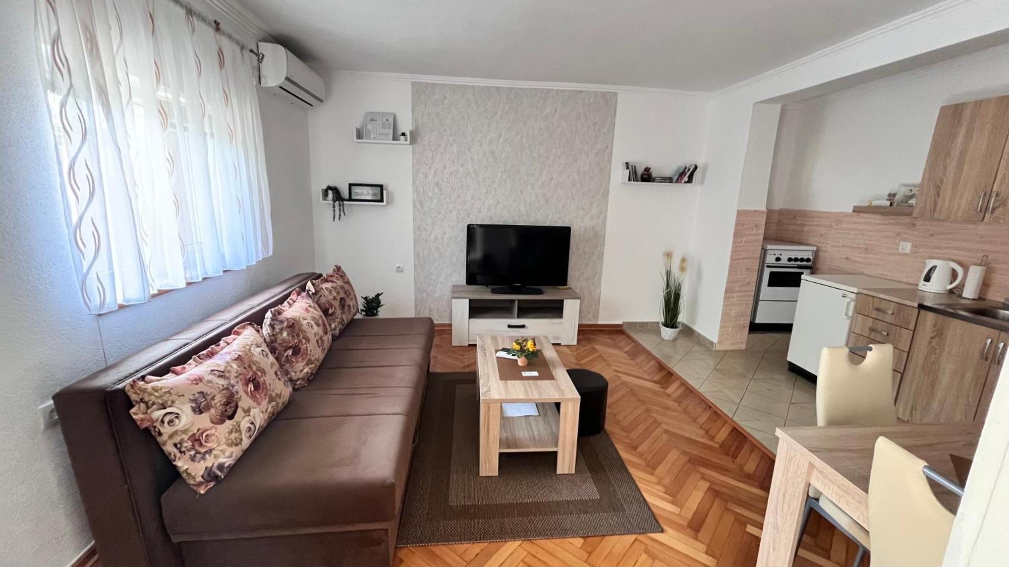 טרביניה Apartman Mim מראה חיצוני תמונה